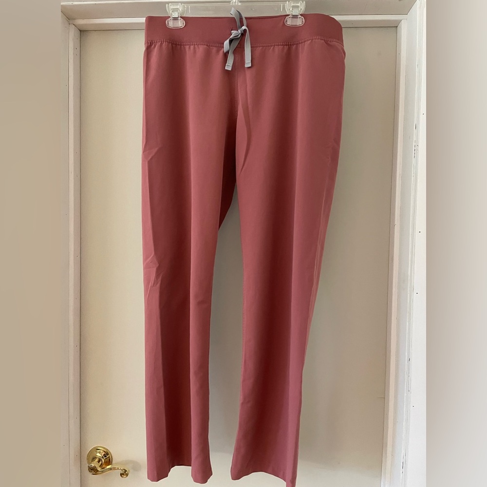 FIGS Livingston Scrub Pant. Size Large